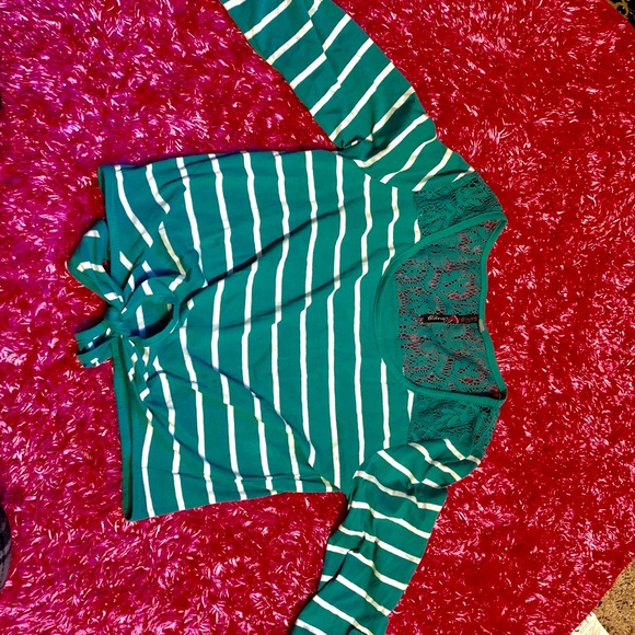 🌟Price drop! Crop top - Picture 2 of 2